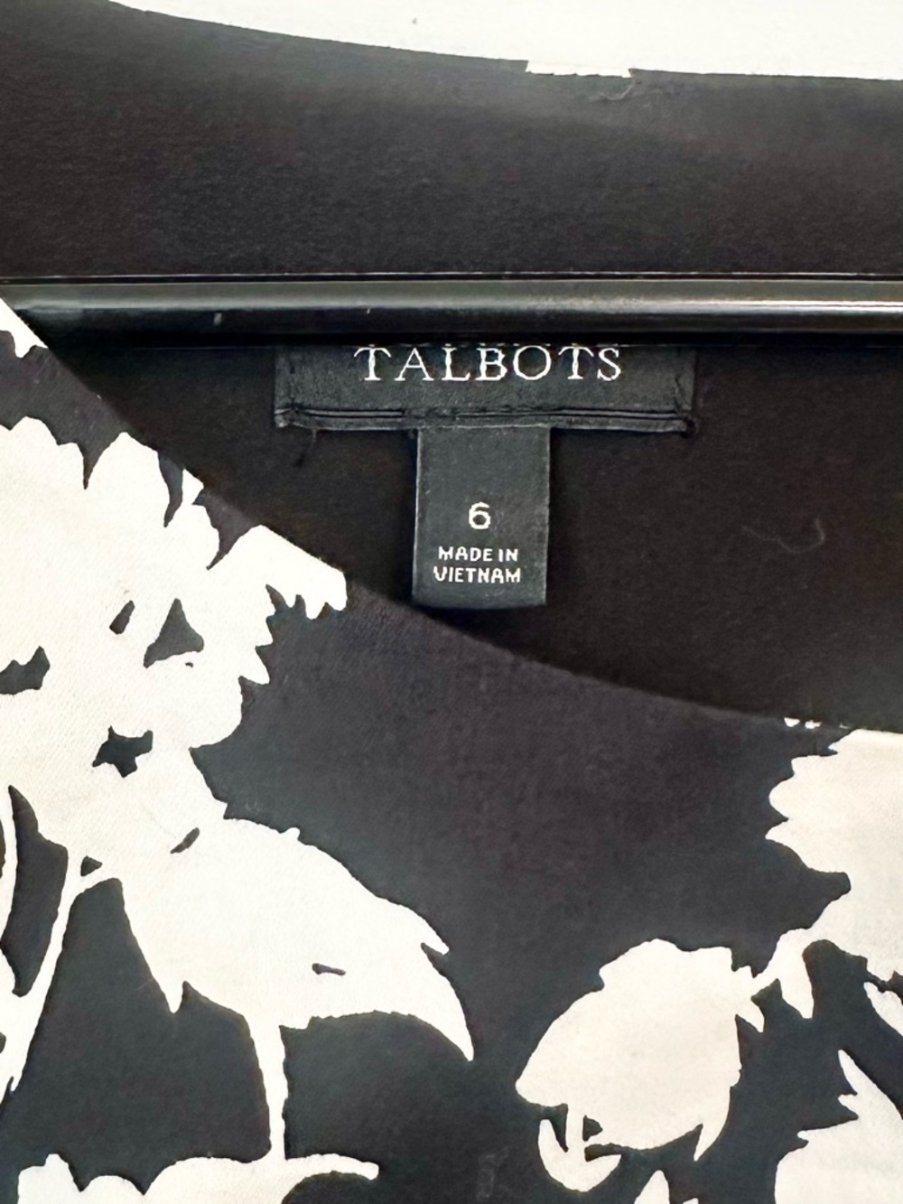 Talbots Black and White Floral Bateau Neck Midi Sheath Dress - Size: 6 - Picture 3 of 7